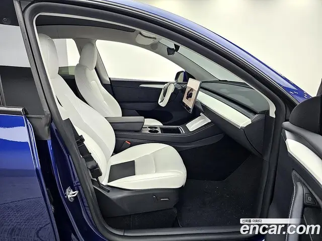 Tesla Model Y 2024 0.1 автомат (гидро), миниатюра 10 Tesla Model Y 2024 0.1 автомат (гидро), миниатюра 10