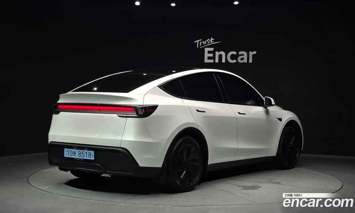 Tesla Model Y 2025 0.2 автомат (гидро), фото 2 Tesla Model Y 2025 0.2 автомат (гидро), фото 2