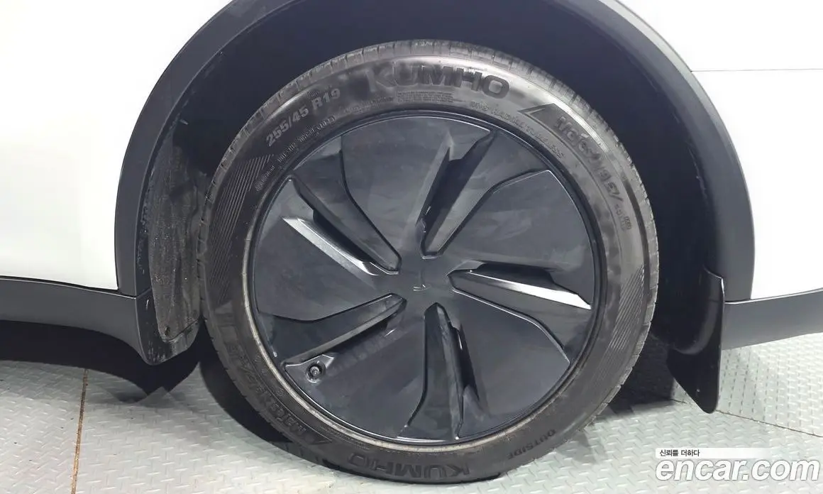Tesla Model Y 2025 0.2 автомат (гидро), фото 7 Tesla Model Y 2025 0.2 автомат (гидро), фото 7