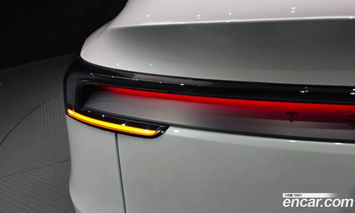 Tesla Model Y 2025 0.2 автомат (гидро), фото 9 Tesla Model Y 2025 0.2 автомат (гидро), фото 9