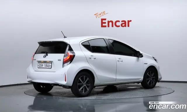 Toyota Prius 2018 1.5 автомат (гидро), миниатюра 2 Toyota Prius 2018 1.5 автомат (гидро), миниатюра 2