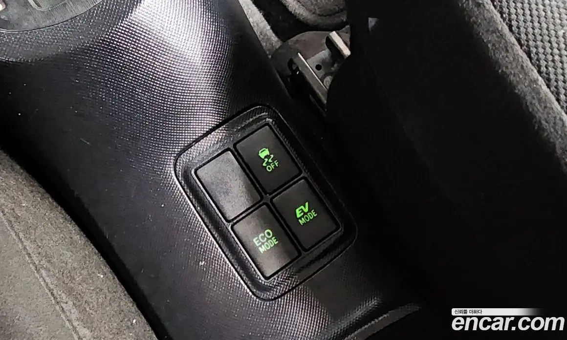Toyota Prius 2018 1.5 автомат (гидро), фото 18 Toyota Prius 2018 1.5 автомат (гидро), фото 18