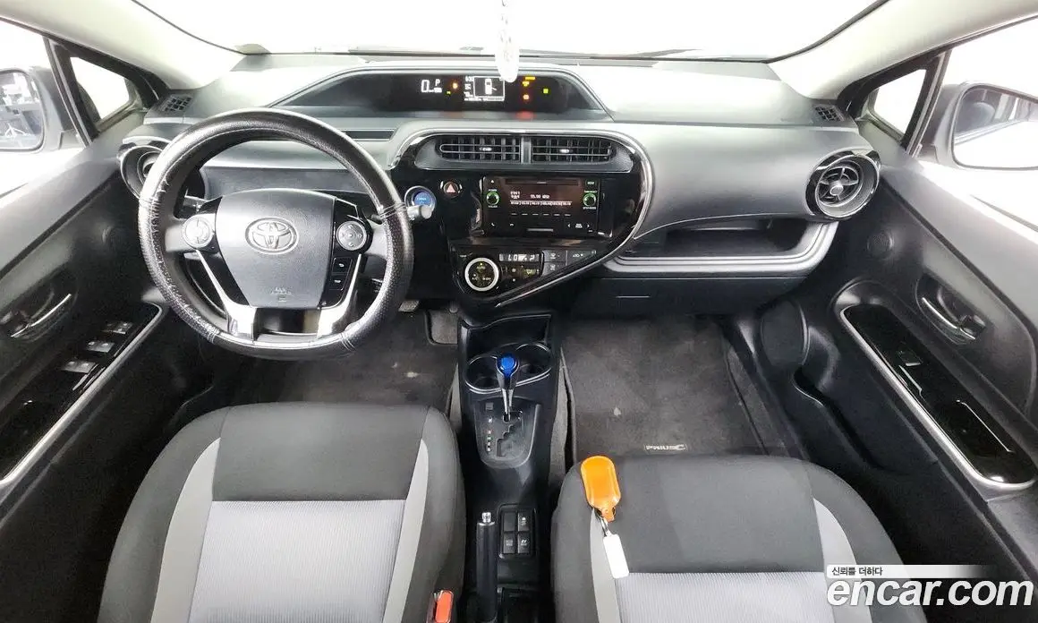 Toyota Prius 2018 1.5 автомат (гидро), фото 10 Toyota Prius 2018 1.5 автомат (гидро), фото 10
