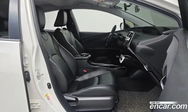 Toyota Prius 2018 1.8 автомат (гидро), миниатюра 11