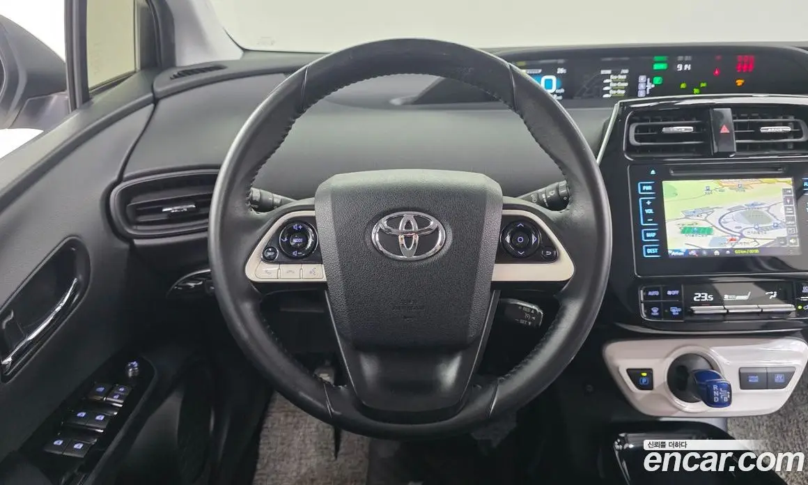 Toyota Prius 2018 1.8 автомат (гидро), фото 13