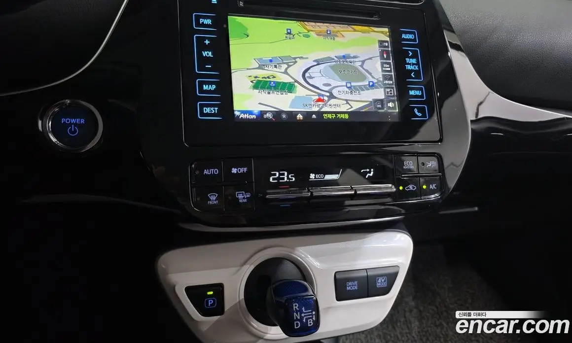 Toyota Prius 2018 1.8 автомат (гидро), фото 14