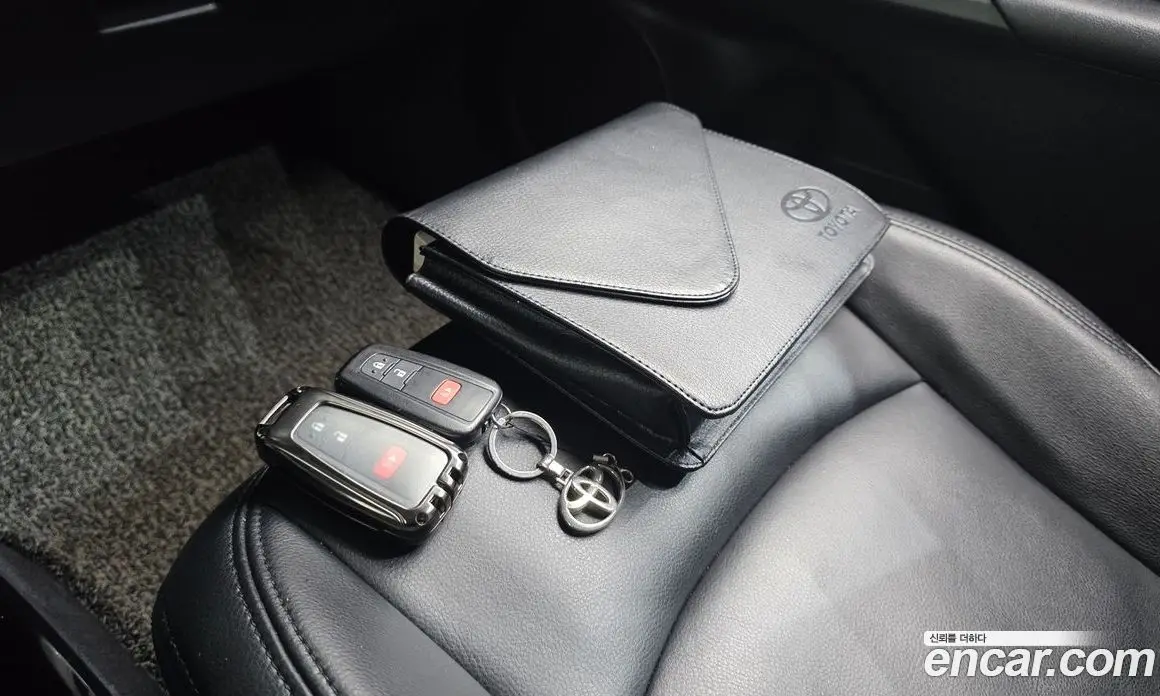 Toyota Prius 2018 1.8 автомат (гидро), фото 17