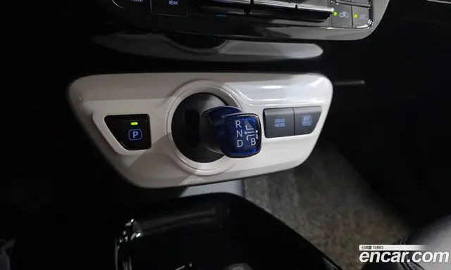 Toyota Prius 2018 1.8 автомат (гидро), миниатюра 9