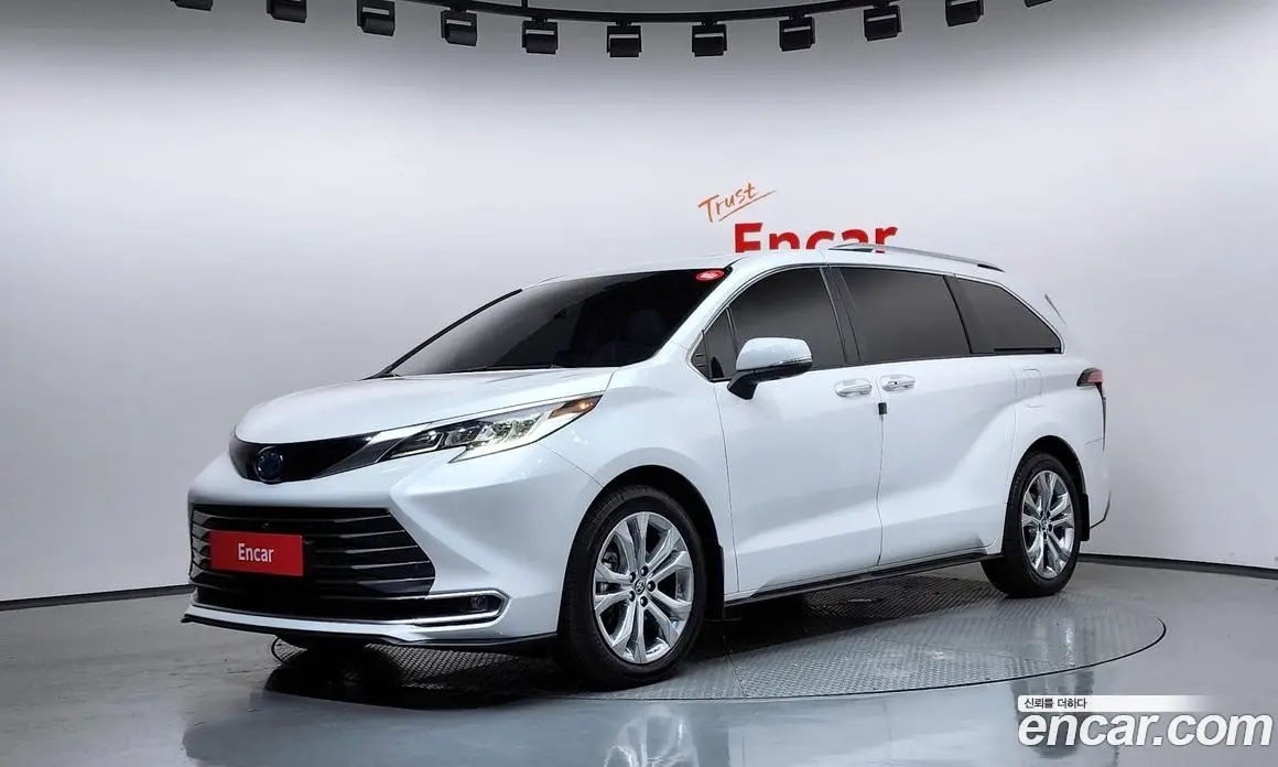 Toyota Sienna 2023 2.5 автомат (гидро), фото 1 Toyota Sienna 2023 2.5 автомат (гидро), фото 1