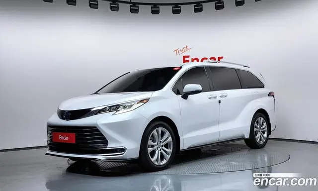 Toyota Sienna 2023 2.5 автомат (гидро), миниатюра 1 Toyota Sienna 2023 2.5 автомат (гидро), миниатюра 1