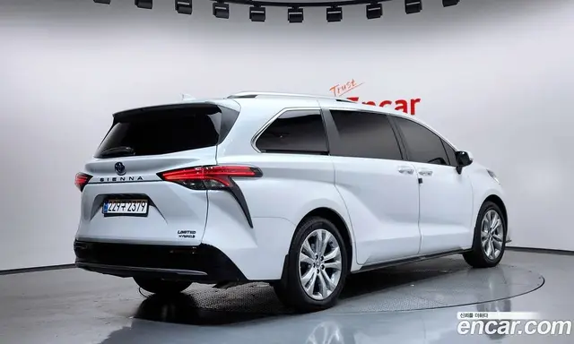 Toyota Sienna 2023 2.5 автомат (гидро), миниатюра 2 Toyota Sienna 2023 2.5 автомат (гидро), миниатюра 2