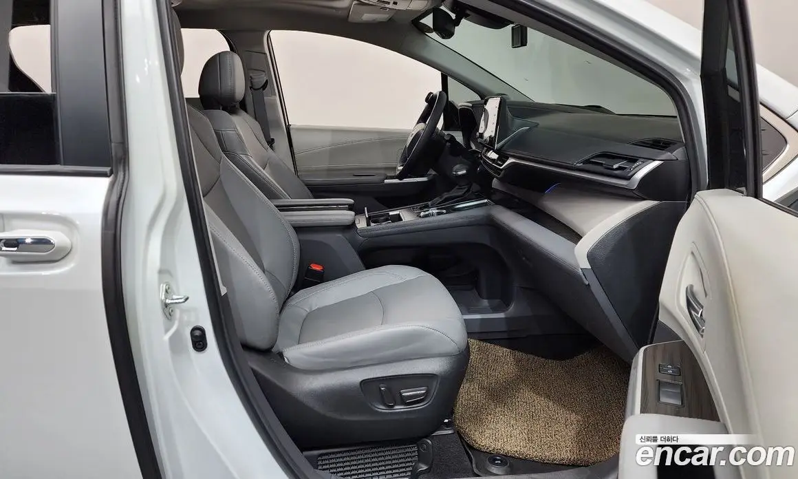 Toyota Sienna 2023 2.5 автомат (гидро), фото 16 Toyota Sienna 2023 2.5 автомат (гидро), фото 16