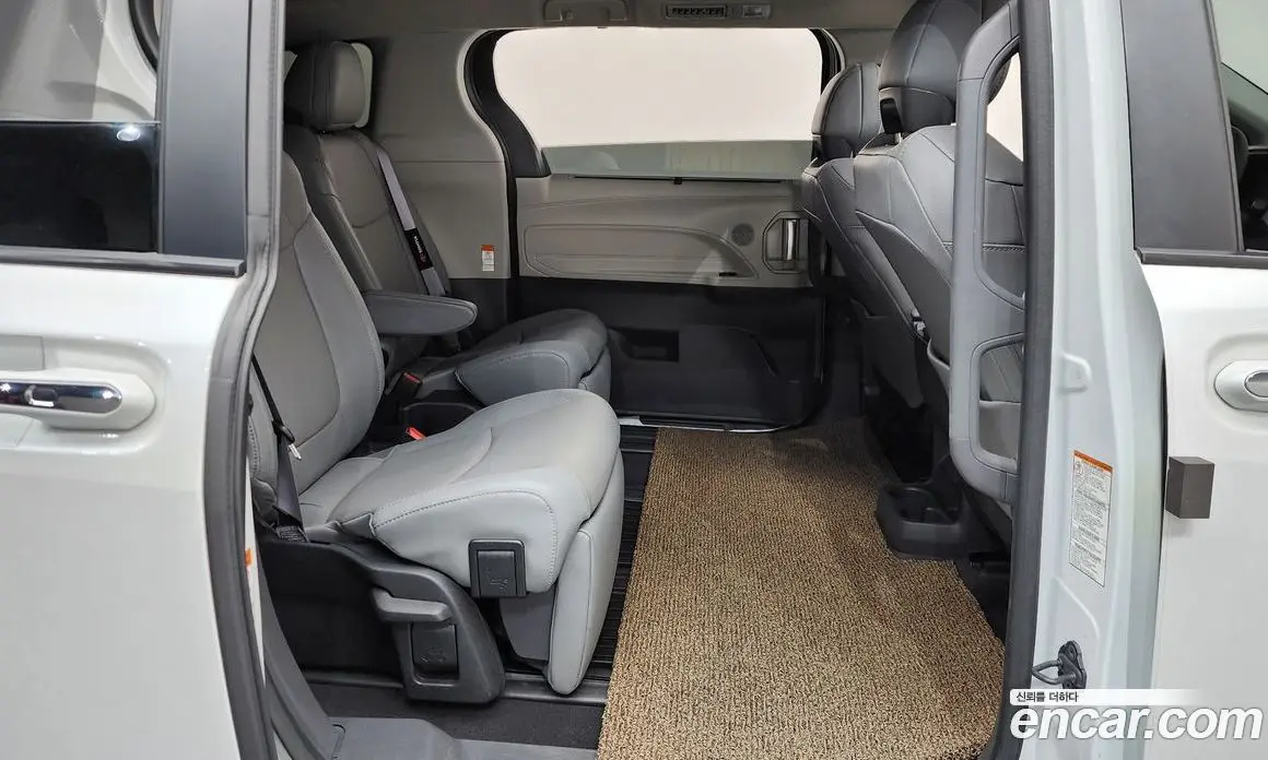 Toyota Sienna 2023 2.5 автомат (гидро), фото 17 Toyota Sienna 2023 2.5 автомат (гидро), фото 17