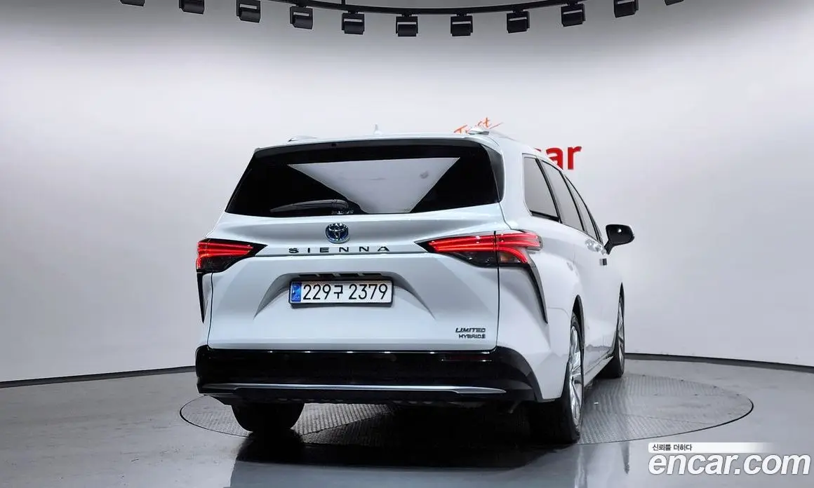 Toyota Sienna 2023 2.5 автомат (гидро), фото 4 Toyota Sienna 2023 2.5 автомат (гидро), фото 4