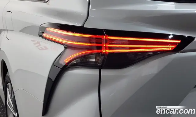 Toyota Sienna 2023 2.5 автомат (гидро), миниатюра 9 Toyota Sienna 2023 2.5 автомат (гидро), миниатюра 9
