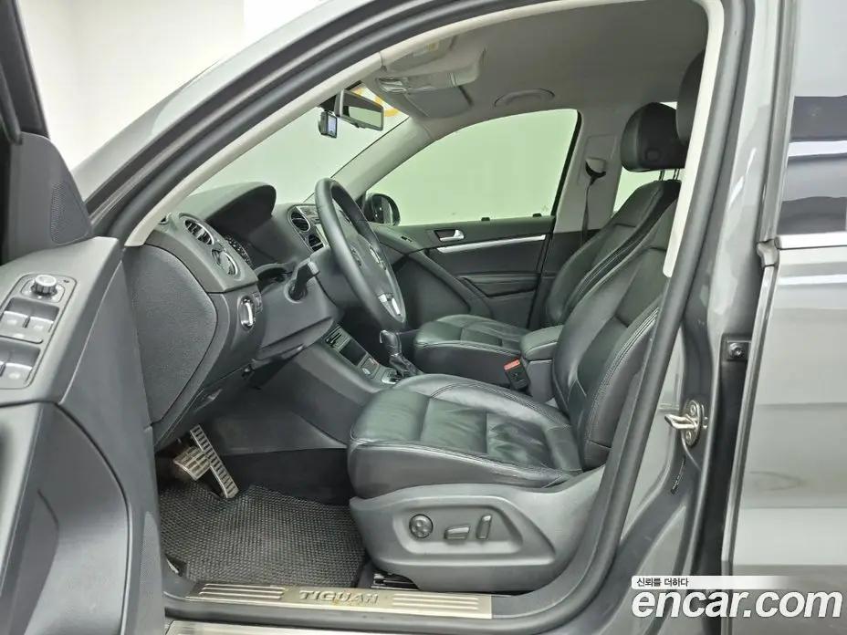 Volkswagen Tiguan 2014 2.0 автомат (гидро), фото 11 Volkswagen Tiguan 2014 2.0 автомат (гидро), фото 11