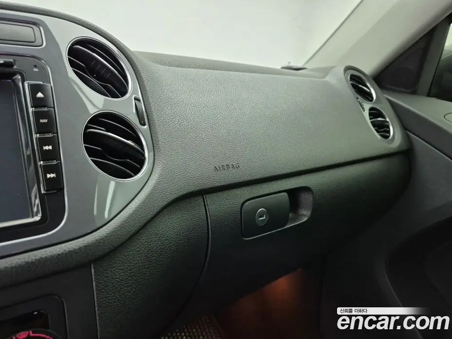 Volkswagen Tiguan 2014 2.0 автомат (гидро), фото 14 Volkswagen Tiguan 2014 2.0 автомат (гидро), фото 14