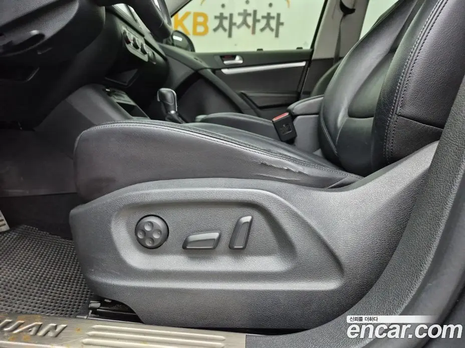 Volkswagen Tiguan 2014 2.0 автомат (гидро), фото 16 Volkswagen Tiguan 2014 2.0 автомат (гидро), фото 16