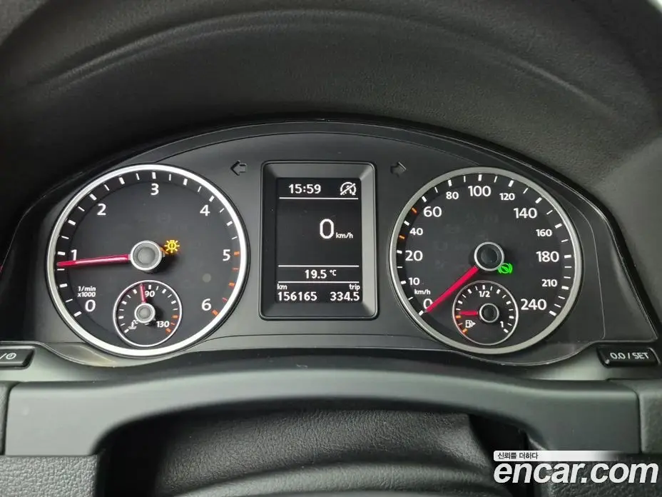 Volkswagen Tiguan 2014 2.0 автомат (гидро), фото 8 Volkswagen Tiguan 2014 2.0 автомат (гидро), фото 8