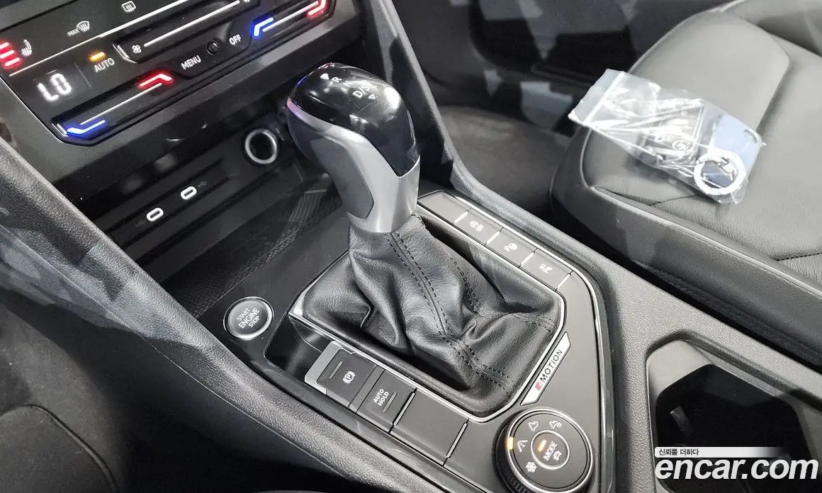 Volkswagen Tiguan 2023 2.0 автомат (гидро), фото 12 Volkswagen Tiguan 2023 2.0 автомат (гидро), фото 12