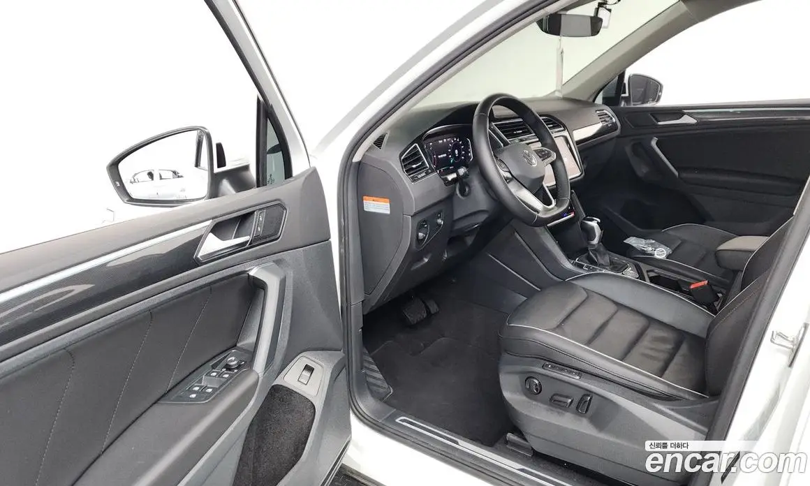 Volkswagen Tiguan 2023 2.0 автомат (гидро), фото 13 Volkswagen Tiguan 2023 2.0 автомат (гидро), фото 13