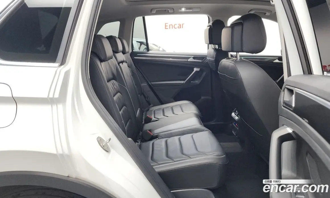 Volkswagen Tiguan 2023 2.0 автомат (гидро), фото 17 Volkswagen Tiguan 2023 2.0 автомат (гидро), фото 17