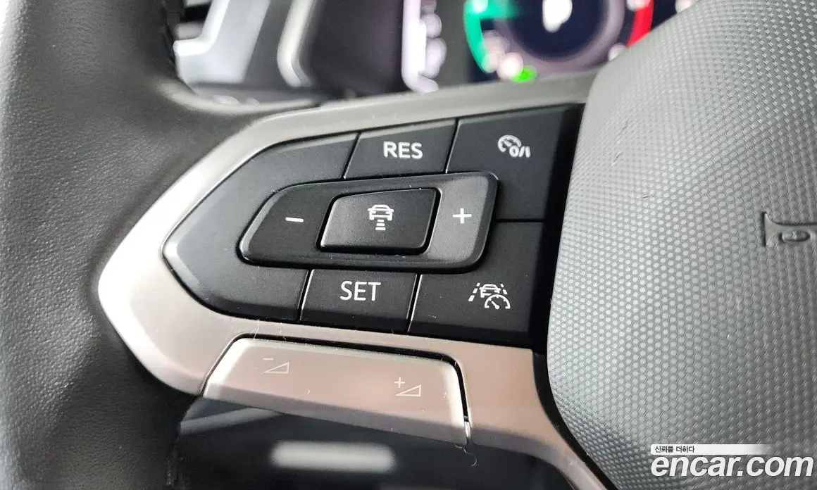 Volkswagen Tiguan 2023 2.0 автомат (гидро), фото 23 Volkswagen Tiguan 2023 2.0 автомат (гидро), фото 23