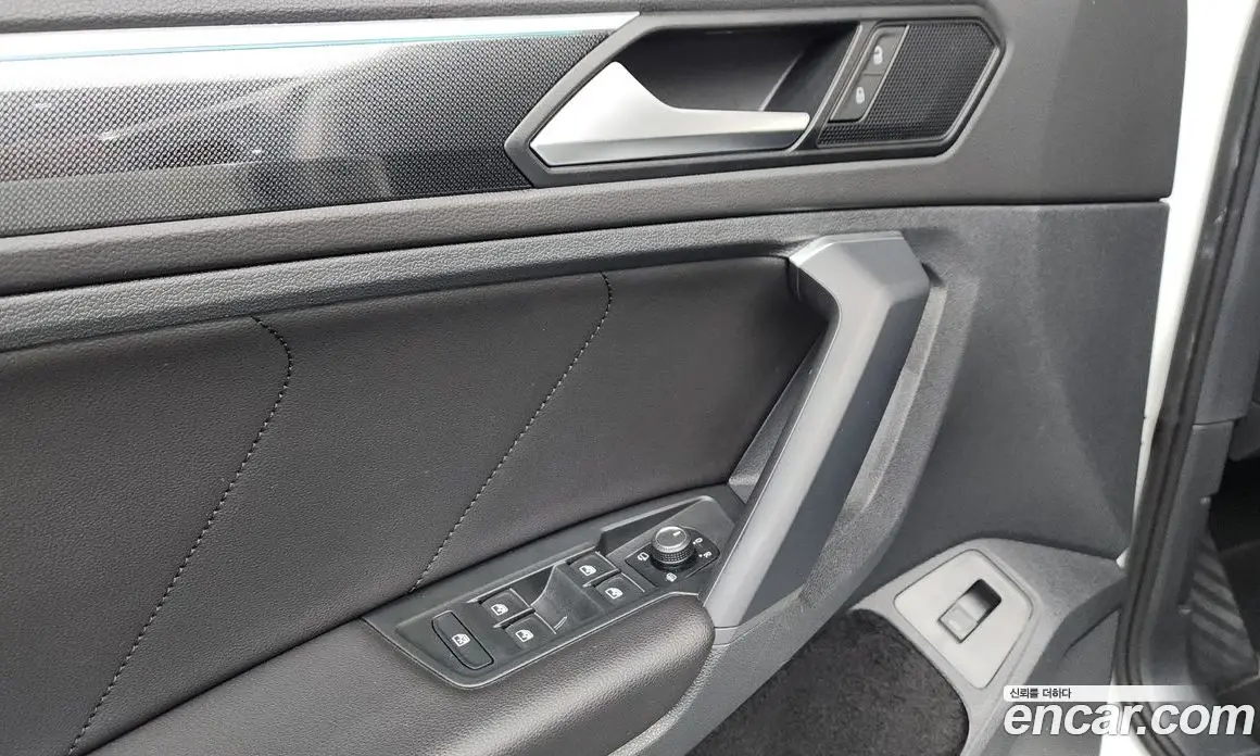 Volkswagen Tiguan 2023 2.0 автомат (гидро), фото 27 Volkswagen Tiguan 2023 2.0 автомат (гидро), фото 27