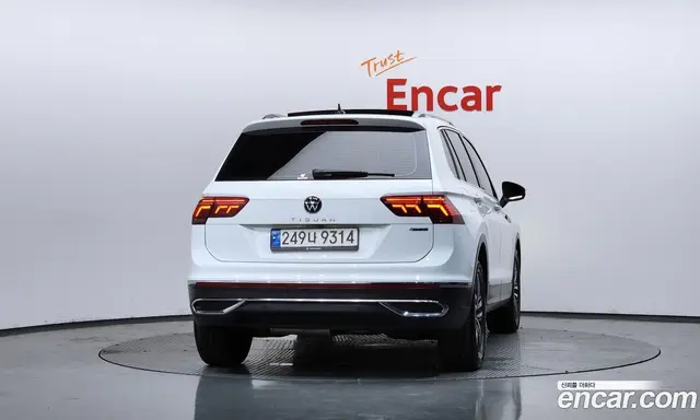 Volkswagen Tiguan 2023 2.0 автомат (гидро), миниатюра 4 Volkswagen Tiguan 2023 2.0 автомат (гидро), миниатюра 4