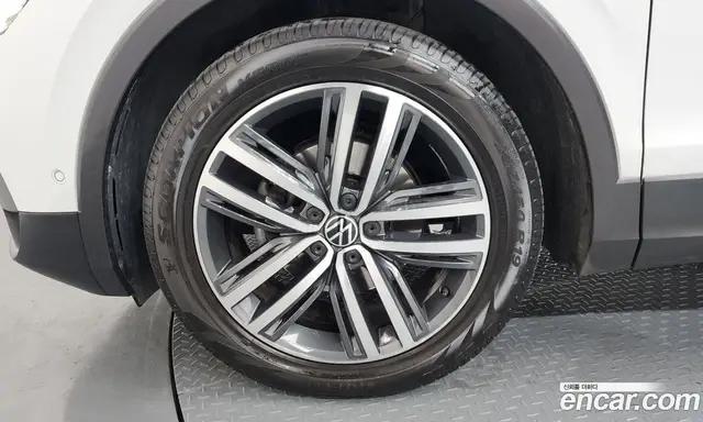 Volkswagen Tiguan 2023 2.0 автомат (гидро), миниатюра 5 Volkswagen Tiguan 2023 2.0 автомат (гидро), миниатюра 5