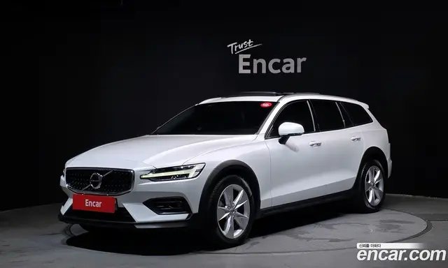 Volvo V60 2019 2.0 автомат (гидро), миниатюра 1 Volvo V60 2019 2.0 автомат (гидро), миниатюра 1