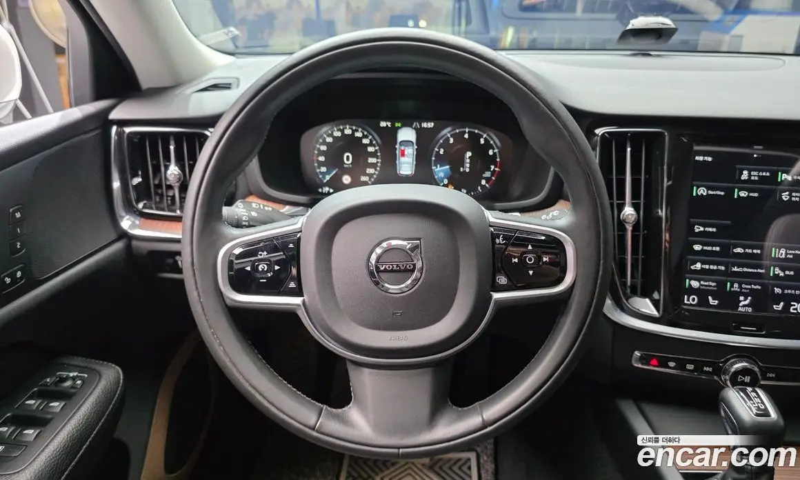 Volvo V60 2019 2.0 автомат (гидро), фото 13 Volvo V60 2019 2.0 автомат (гидро), фото 13