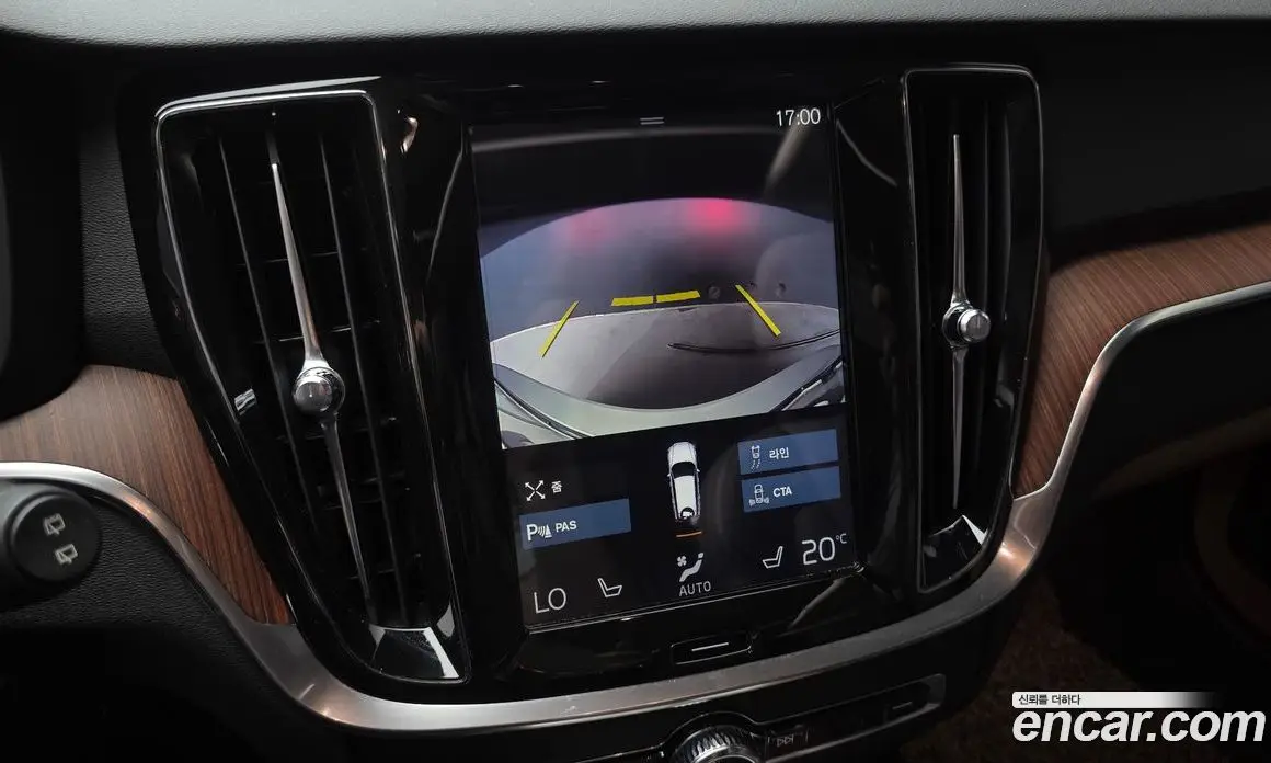 Volvo V60 2019 2.0 автомат (гидро), фото 15 Volvo V60 2019 2.0 автомат (гидро), фото 15