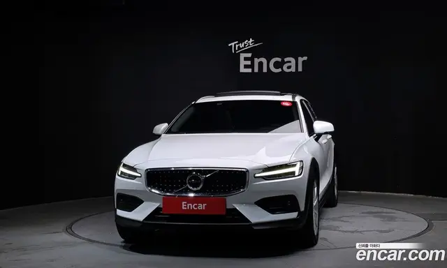 Volvo V60 2019 2.0 автомат (гидро), миниатюра 3 Volvo V60 2019 2.0 автомат (гидро), миниатюра 3