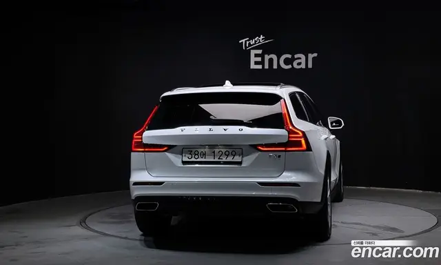 Volvo V60 2019 2.0 автомат (гидро), миниатюра 4 Volvo V60 2019 2.0 автомат (гидро), миниатюра 4
