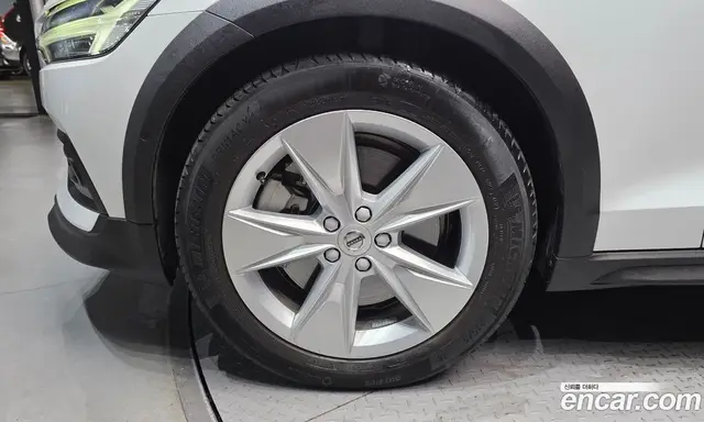 Volvo V60 2019 2.0 автомат (гидро), миниатюра 5 Volvo V60 2019 2.0 автомат (гидро), миниатюра 5