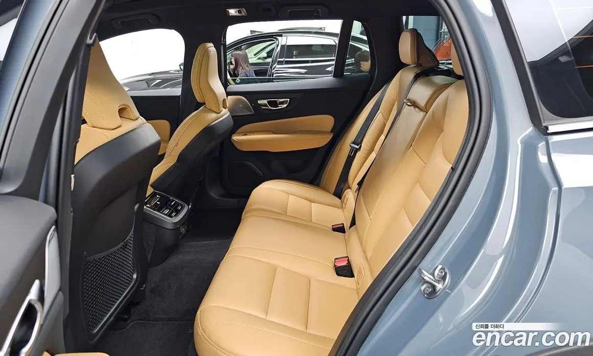 Volvo V60 2022 2.0 автомат (гидро), фото 16 Volvo V60 2022 2.0 автомат (гидро), фото 16