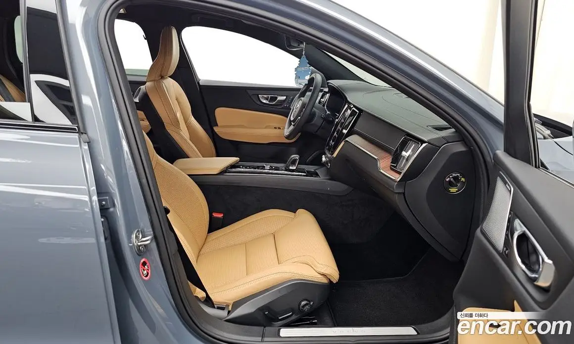 Volvo V60 2022 2.0 автомат (гидро), фото 17 Volvo V60 2022 2.0 автомат (гидро), фото 17