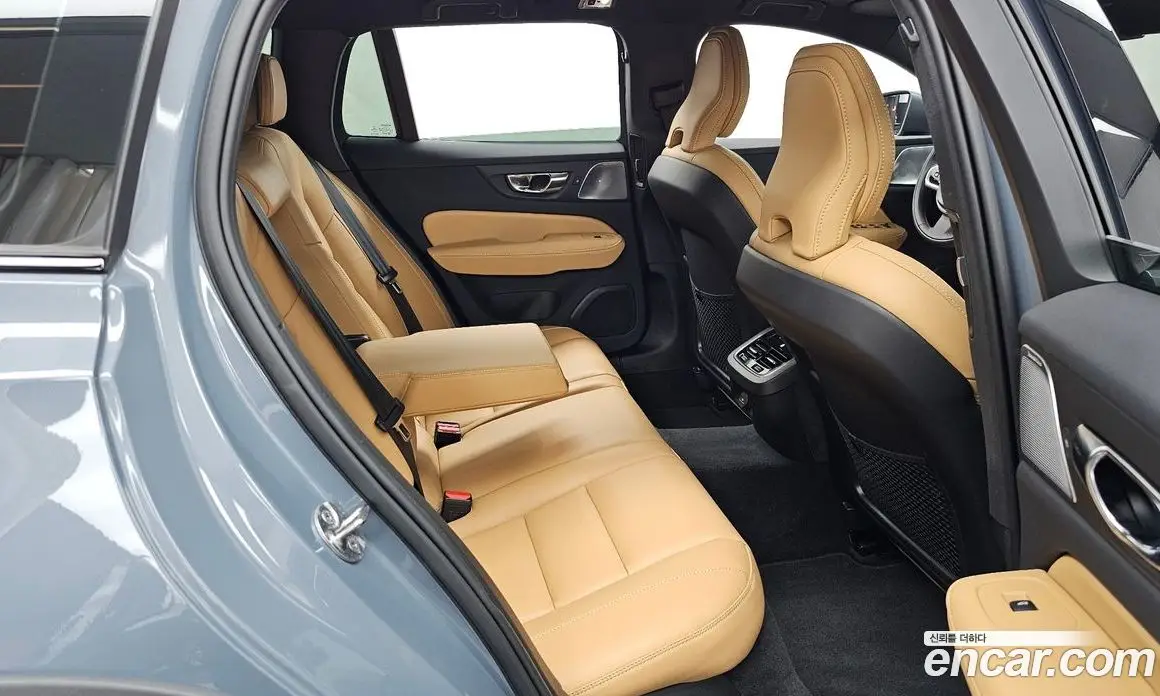 Volvo V60 2022 2.0 автомат (гидро), фото 18 Volvo V60 2022 2.0 автомат (гидро), фото 18
