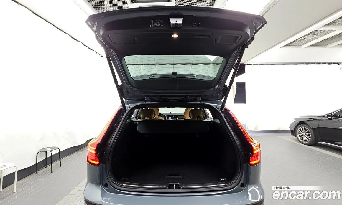 Volvo V60 2022 2.0 автомат (гидро), фото 26 Volvo V60 2022 2.0 автомат (гидро), фото 26