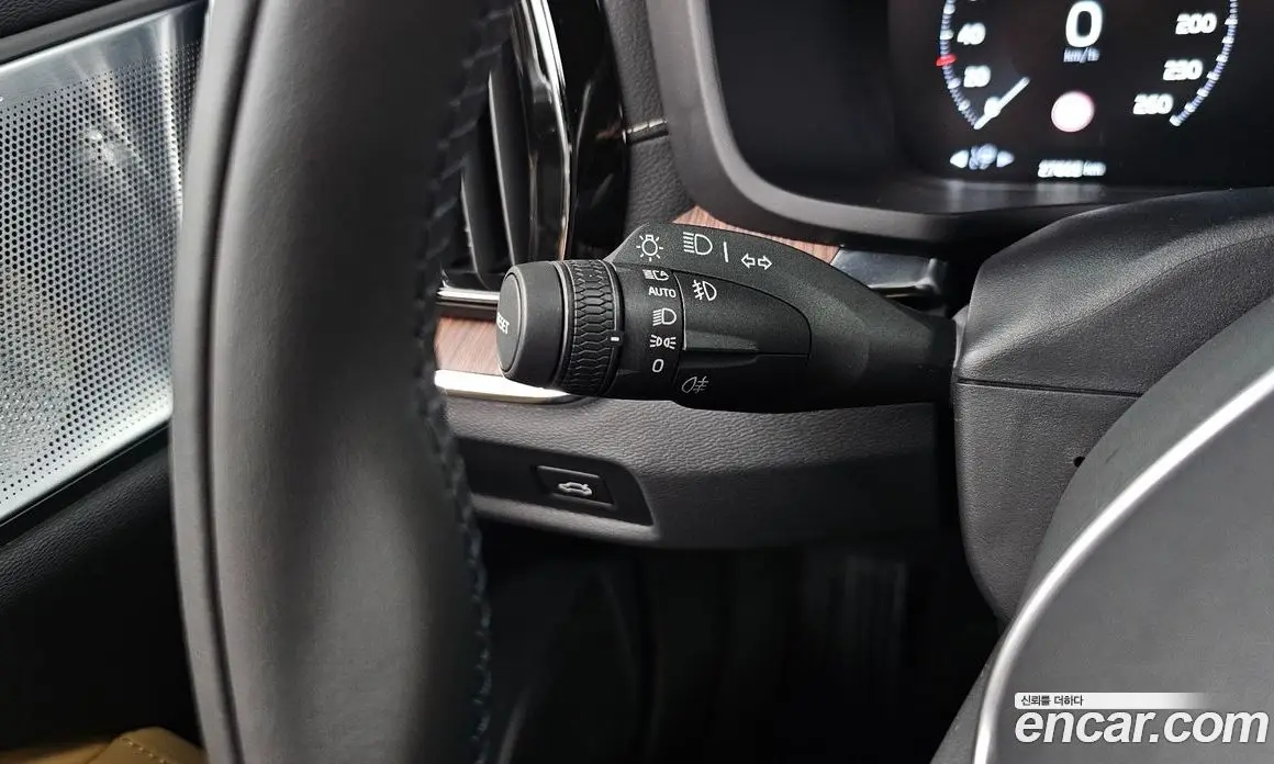 Volvo V60 2022 2.0 автомат (гидро), фото 28 Volvo V60 2022 2.0 автомат (гидро), фото 28