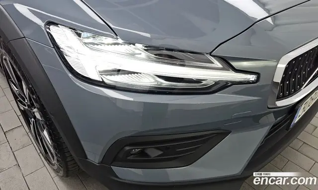 Volvo V60 2022 2.0 автомат (гидро), миниатюра 8 Volvo V60 2022 2.0 автомат (гидро), миниатюра 8