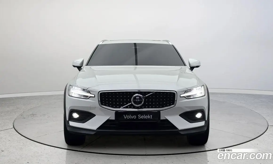 Volvo V60 2024 2.0 автомат (гидро), фото 2 Volvo V60 2024 2.0 автомат (гидро), фото 2