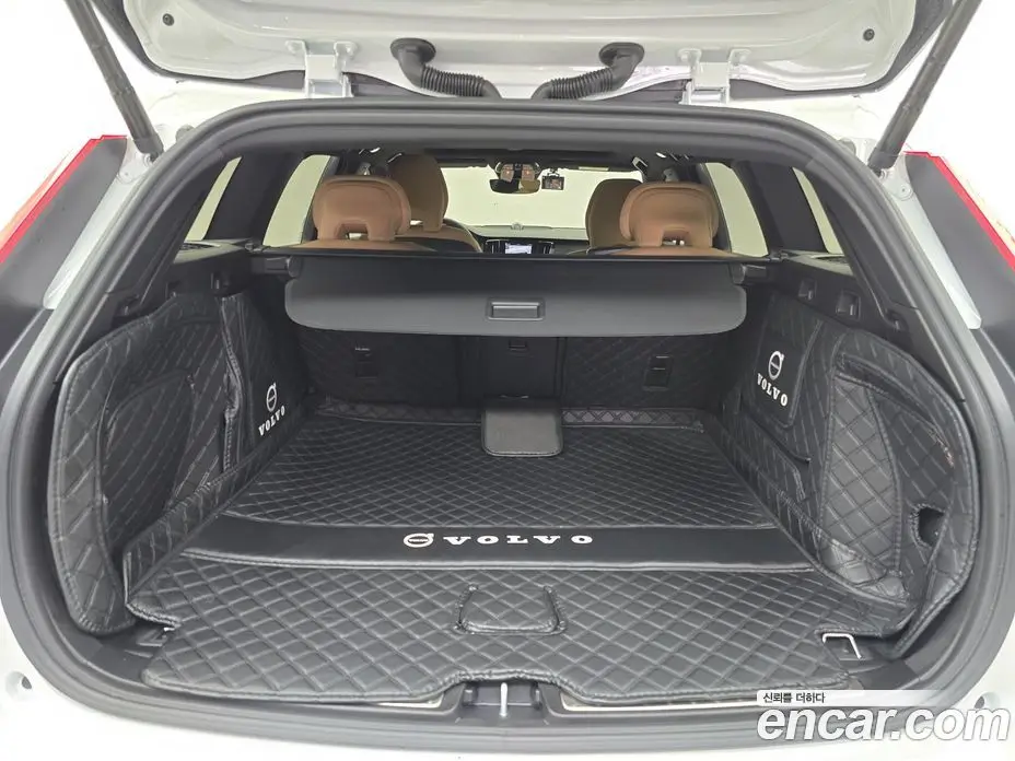 Volvo V60 2024 2.0 автомат (гидро), фото 15 Volvo V60 2024 2.0 автомат (гидро), фото 15