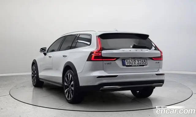 Volvo V60 2024 2.0 автомат (гидро), миниатюра 4 Volvo V60 2024 2.0 автомат (гидро), миниатюра 4
