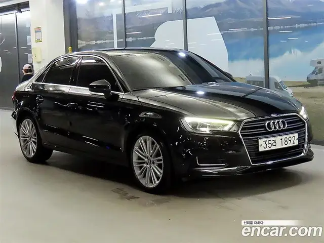 Audi A3 2018 2.0 автомат (гидро), миниатюра 1 Audi A3 2018 2.0 автомат (гидро), миниатюра 1