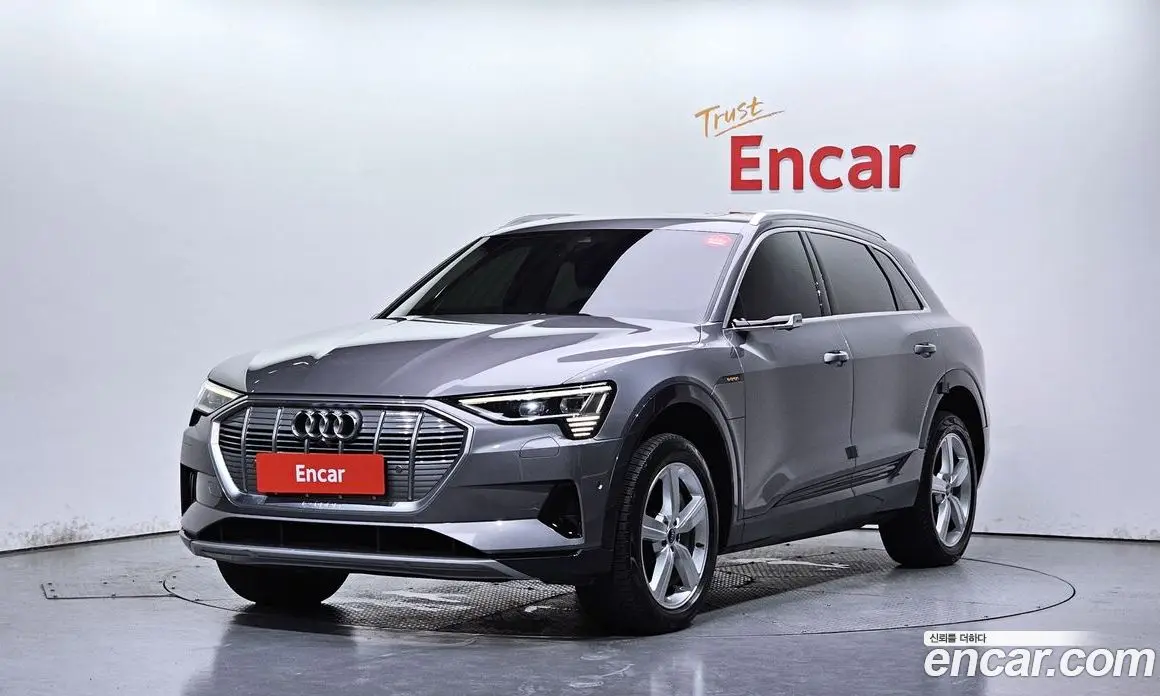 Audi e-tron 2021 0.2 автомат (гидро), фото 1 Audi e-tron 2021 0.2 автомат (гидро), фото 1