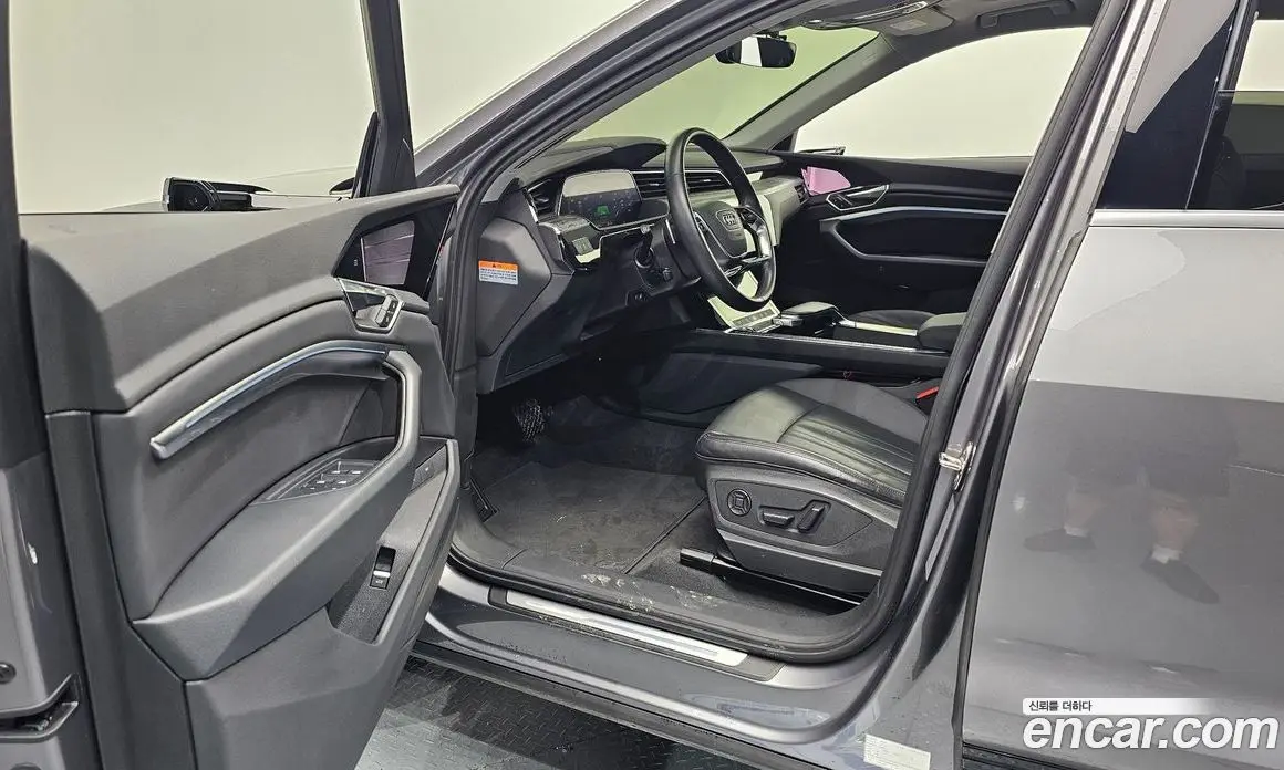Audi e-tron 2021 0.2 автомат (гидро), фото 13 Audi e-tron 2021 0.2 автомат (гидро), фото 13