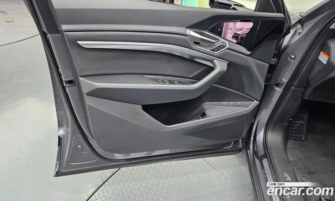 Audi e-tron 2021 0.2 автомат (гидро), фото 14 Audi e-tron 2021 0.2 автомат (гидро), фото 14