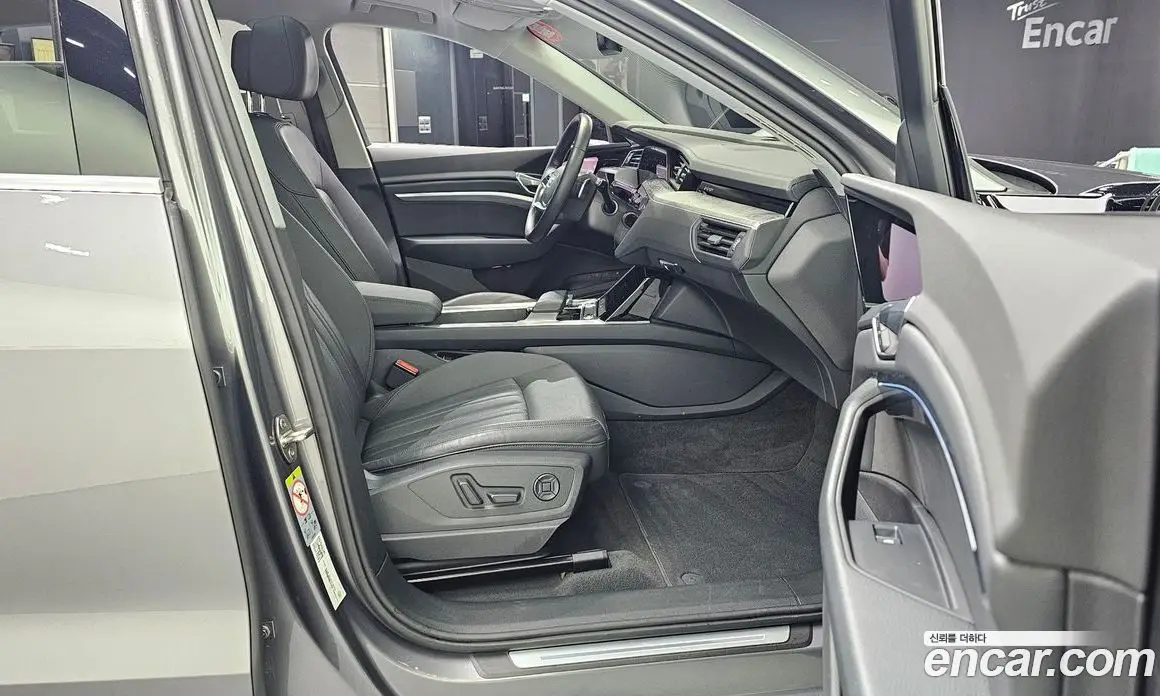 Audi e-tron 2021 0.2 автомат (гидро), фото 17 Audi e-tron 2021 0.2 автомат (гидро), фото 17